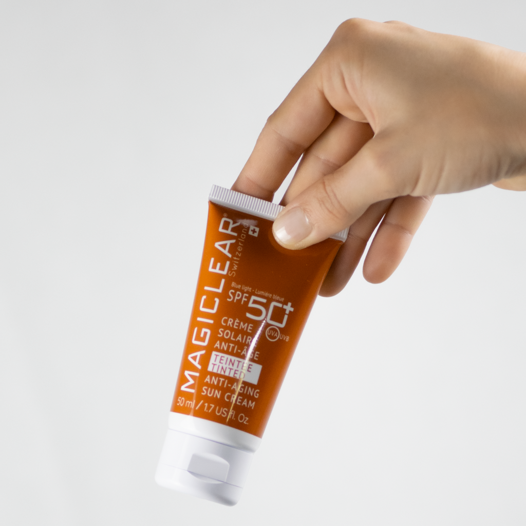 Magiclear Swiss duo solaire invisible et teintee, protection tres haute et teint unifie, achat sur rivieracosmedics.com