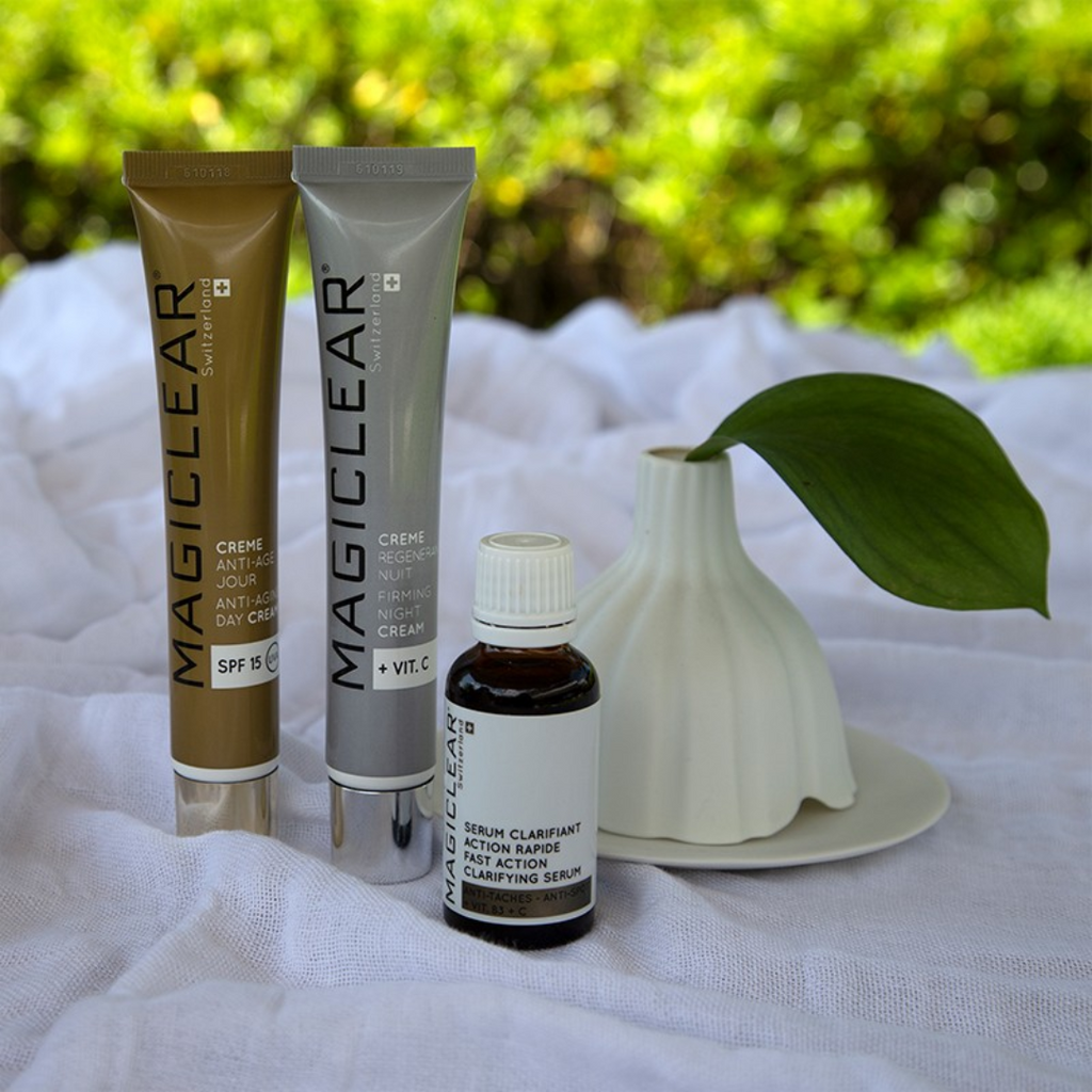 Crème Magiclear Suisse de jour anti-âge SPF15, soin visage anti-rides, hydratation et protection quotidienne, Riviera Cosmedics France