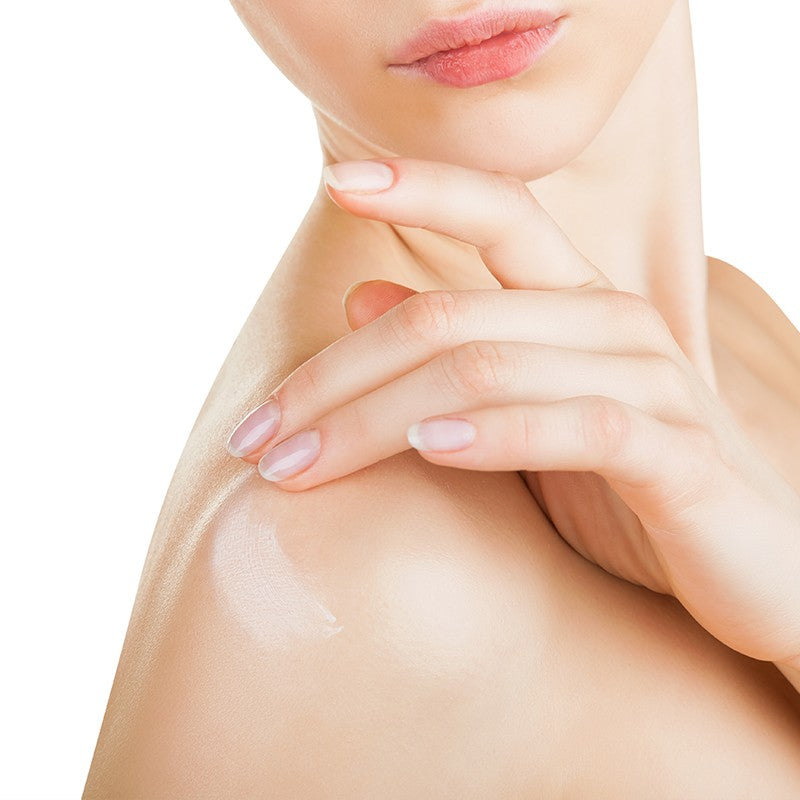 Magiclear Swiss lotion clarifiante pour le corps, peau plus lumineuse, soin anti-taches rapide, disponible sur rivieracosmedics.com